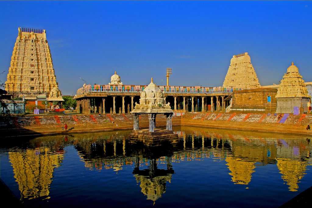 Ultimate Guide to Visiting Kanchi Kamatchi Temple by Taxi